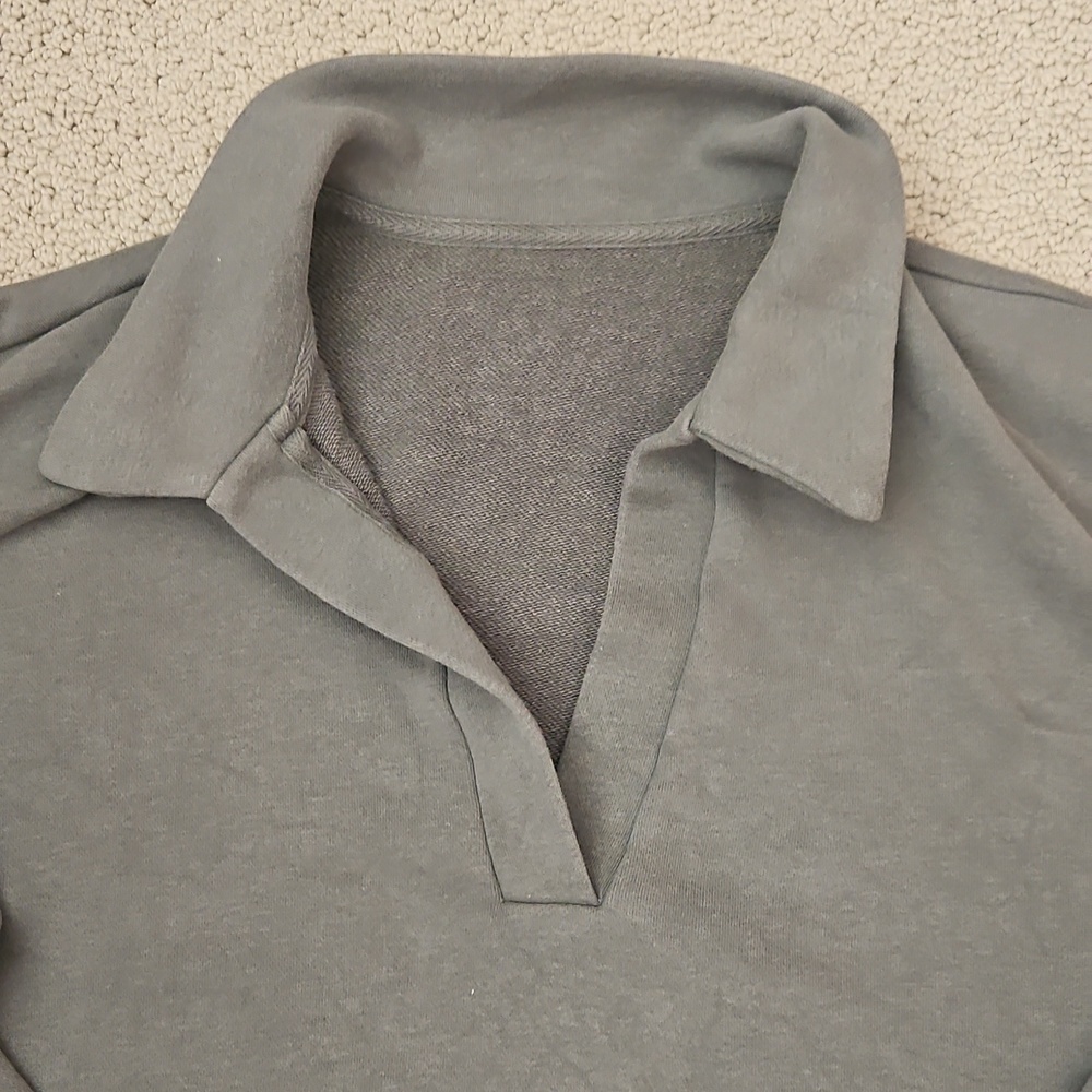 Vuori Crop Pullover - Medium - Picture 3 of 6